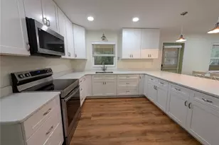 8481 S Great Oaks Dr, Floral City, FL 34436 - Photo 5