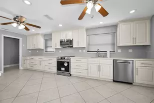 3355 Seaway Dr, New Port Richey, FL 34652 - Photo 15