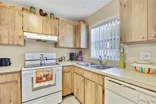 13911 Pathfinder Dr, Tampa, FL 33625 - Photo 9