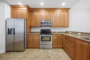 1170 S Pointe Alexis Dr, Tarpon Springs, FL 34689 - Photo 5