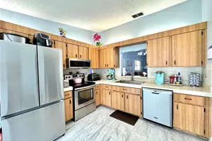 8636 Shadblow Ct, Port Richey, FL 34668 - Photo 9