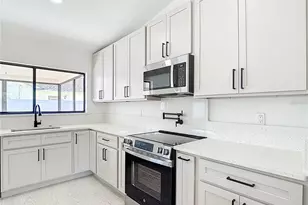 7478 Dundee Way, Weeki Wachee, FL 34613 - Photo 17