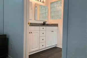 21146 Fountain View Ln, Lutz, FL 33558 - Photo 17