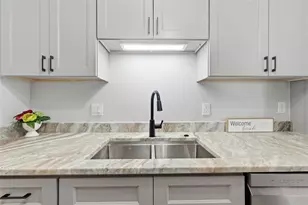 5203 Manor Dr, New Port Richey, FL 34652 - Photo 19