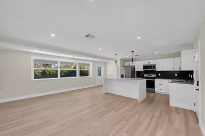 4135 Shore Acres Boulevard NE, Saint Petersburg, FL 33703 - Photo 7