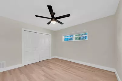 4135 Shore Acres Boulevard NE, Saint Petersburg, FL 33703 - Photo 23