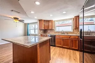 9720 Gray Fox Ln, Port Richey, FL 34668 - Photo 9