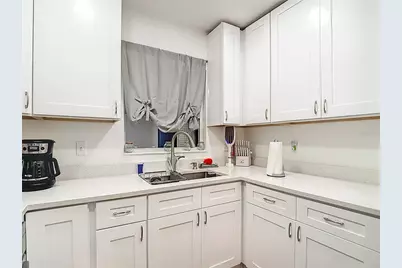 5110 Gateway Drive, Tampa, FL 33615 - Photo 5