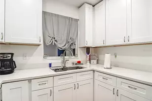 5110 Gateway Dr, Tampa, FL 33615 - Photo 5