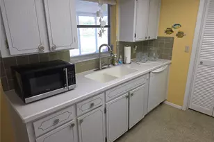 7207 Ashwood Dr, Port Richey, FL 34668 - Photo 7