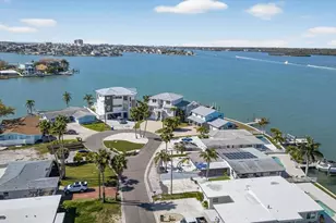 16111 5th St E, Redington Beach, FL 33708 - Photo 5