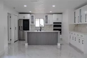 7984 Floral Dr, Weeki Wachee, FL 34607 - Photo 5