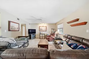 10331 Casey Dr, New Port Richey, FL 34654 - Photo 9