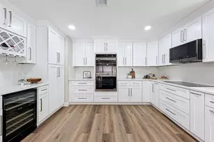 8430 144th Ln, Seminole, FL 33776 - Photo 25