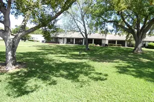 2211 Eisenhower Dr, Dunedin, FL 34698 - Photo 11