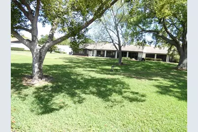 2211 Eisenhower Drive #106, Dunedin, FL 34698 - Photo 9