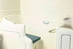 11543 Orleans Ln, Port Richey, FL 34668 - Photo 7