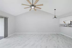 4933 Myrtle Oak Dr, New Port Richey, FL 34653 - Photo 13