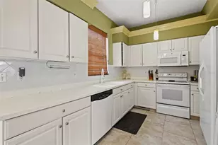 4922 Edgewater Ln, Oldsmar, FL 34677 - Photo 3