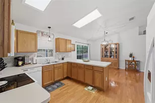 10294 Dotted Wren Ave, Weeki Wachee, FL 34613 - Photo 9