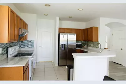 7951 Carriage Pointe Drive, Gibsonton, FL 33534 - Photo 11