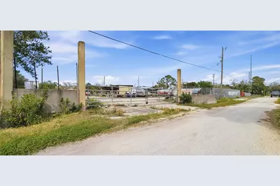 14137 Old Dixie Highway, Hudson, FL 34667 - Photo 5