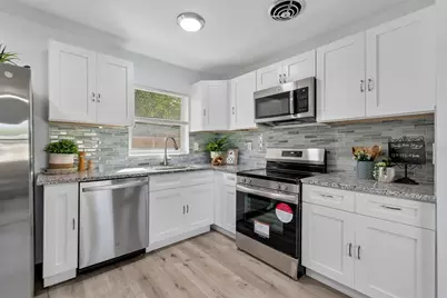 7691 14th Street N, Saint Petersburg, FL 33702 - Photo 9