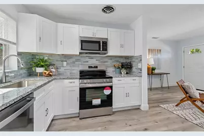 7691 14th Street N, Saint Petersburg, FL 33702 - Photo 7