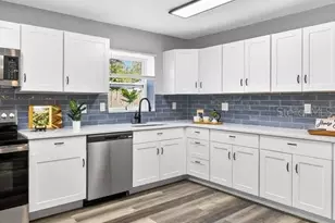 6965 21st St N, Saint Petersburg, FL 33702 - Photo 9