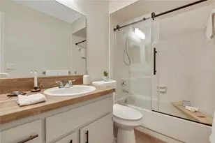 1021 Waterfall Dr, Spring Hill, FL 34608 - Photo 27