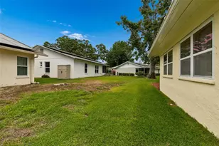 8105 Casuarina Dr, Port Richey, FL 34668 - Photo 37