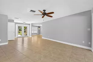 2111 Paddock Cir, Dunedin, FL 34698 - Photo 23