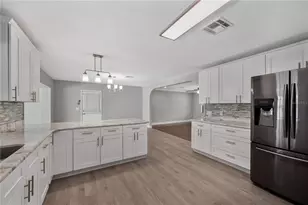 510 Windermere Dr, Lakeland, FL 33809 - Photo 3
