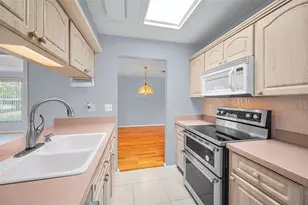 10623 Mira Vista Dr, Port Richey, FL 34668 - Photo 11