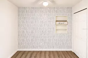 10004 N 23rd St, Tampa, FL 33612 - Photo 17