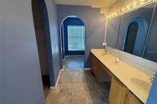 708 Brenton Leaf Dr, Ruskin, FL 33570 - Photo 9