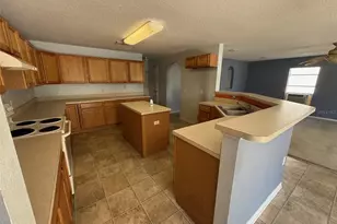 708 Brenton Leaf Dr, Ruskin, FL 33570 - Photo 5