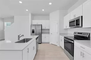 10881 Molasses Wy, New Port Richey, FL 34655 - Photo 13