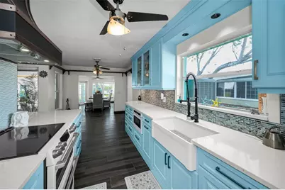 1626 Sea Breeze Drive, Tarpon Springs, FL 34689 - Photo 33