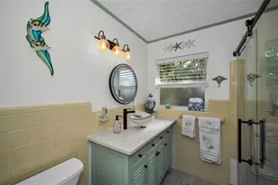 1626 Seabreeze Dr, Tarpon Springs, FL 34689 - Photo 45
