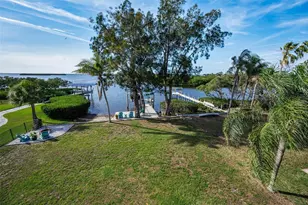 1626 Seabreeze Dr, Tarpon Springs, FL 34689 - Photo 53