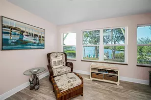 1626 Seabreeze Dr, Tarpon Springs, FL 34689 - Photo 47