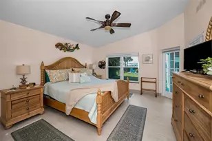 1626 Seabreeze Dr, Tarpon Springs, FL 34689 - Photo 37