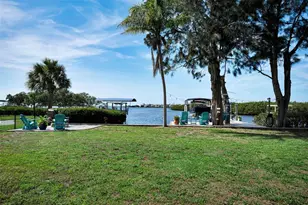 1626 Seabreeze Dr, Tarpon Springs, FL 34689 - Photo 73
