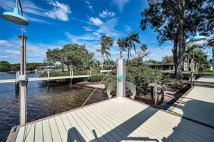 1626 Seabreeze Dr, Tarpon Springs, FL 34689 - Photo 93