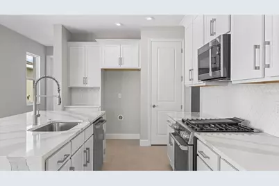 574 Hammock Oaks Boulevard, Lady Lake, FL 32159 - Photo 5