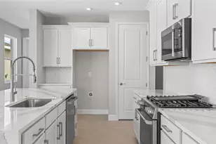 574 Hammock Oaks Blvd, Lady Lake, FL 32159 - Photo 5