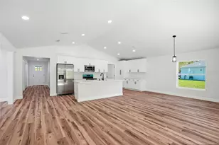 8130 Ridge Rd, Weeki Wachee, FL 34613 - Photo 5