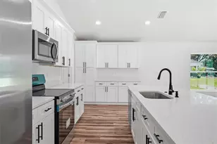 8130 Ridge Rd, Weeki Wachee, FL 34613 - Photo 23