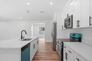 8130 Ridge Rd, Weeki Wachee, FL 34613 - Photo 21